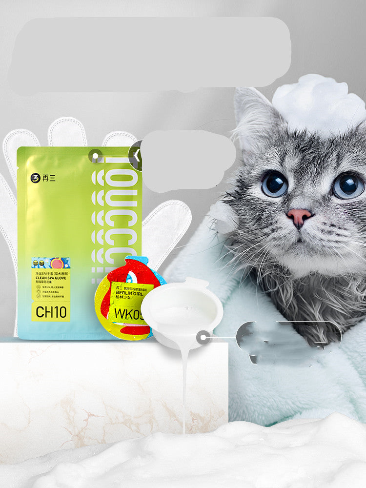 Pet Deodorant Cleaning Wipes for Dogs & Cats | Odor Remover next to a fluffy cat with soap bubbles.